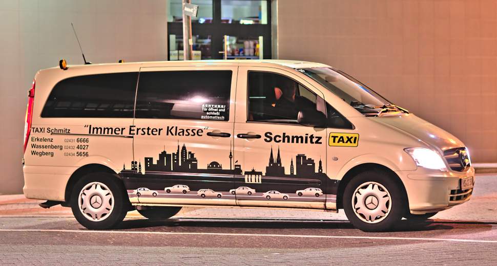 TAXI Schmitz Großraumtaxi